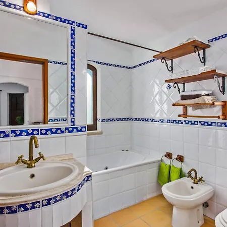 Casa Do Laguinho By *